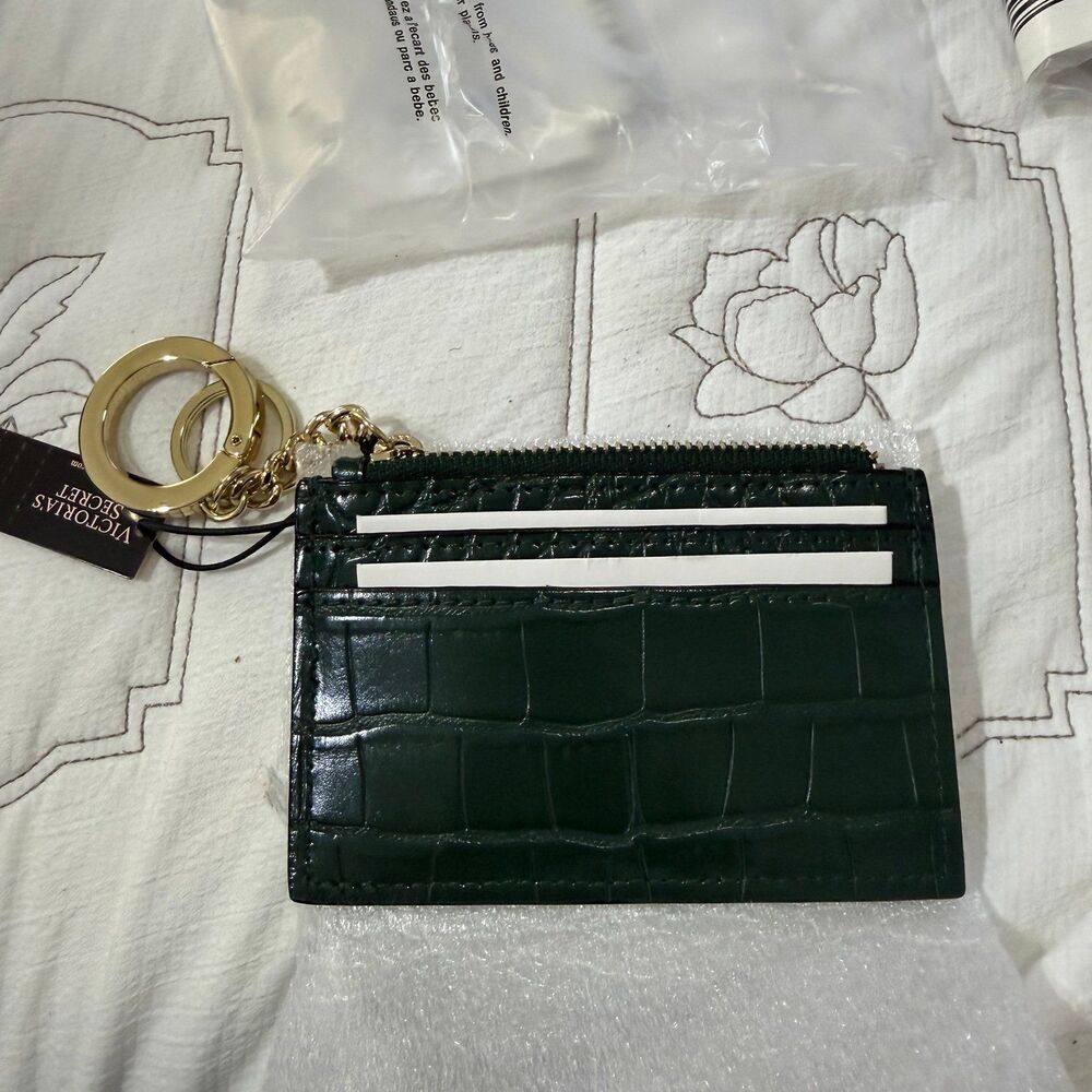 Victoria's Secret Green Croc Card Holder with Keychain - Picture 4 of 6